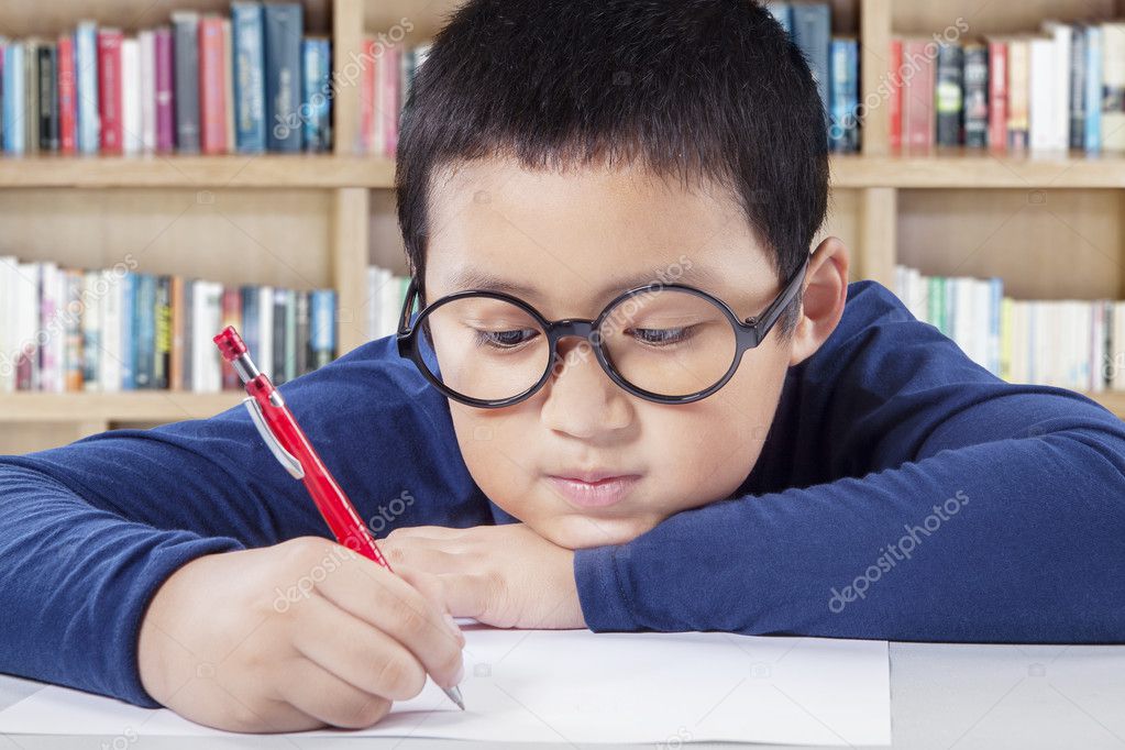 Student writing paper. Student writing paper. Homework paper writers. студент с ручкой тестирование. Writing paperwork.