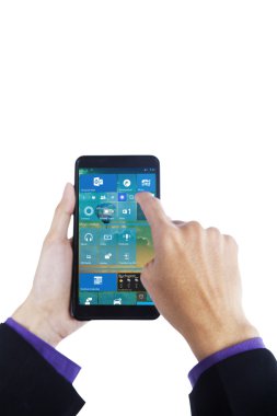 Windows 10 cep telefonu üzerinde app dokunmadan el