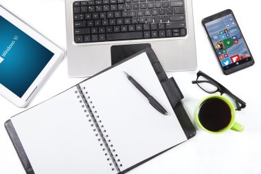 Modern gadget windows 10 logo ve app