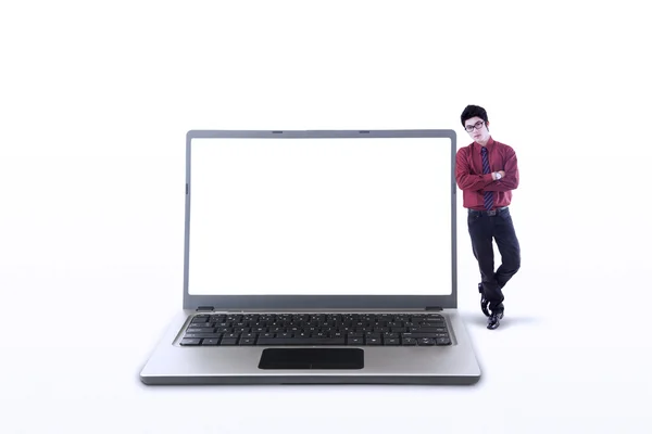 Businessman and computer laptop — Stockfoto
