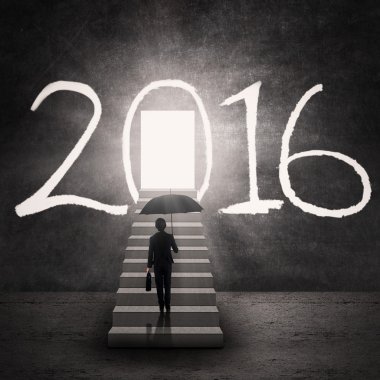 İş kadını ve parlayan bir kapı numaraları 2016