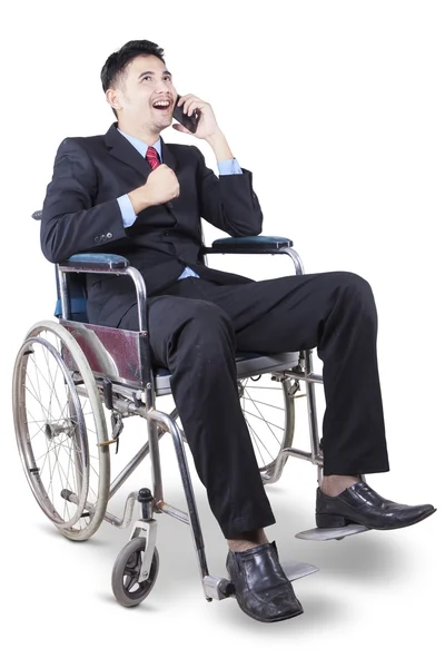 Hombre discapacitado exitoso hablando por teléfono —  Fotos de Stock