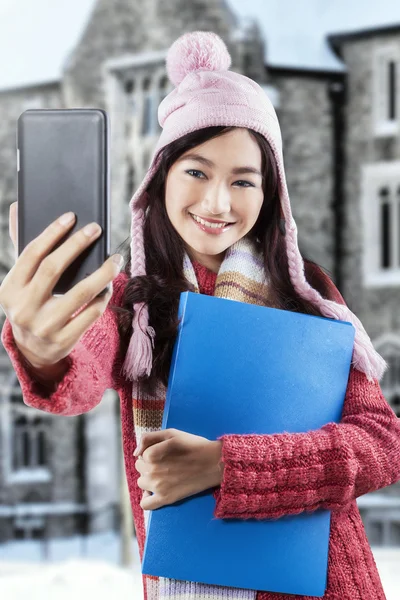 Sweet college student taking picture — Stock Photo, Image