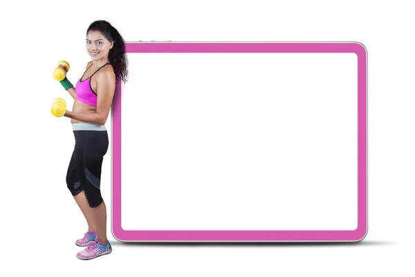 Fitness donna con pensione vuota — Foto Stock