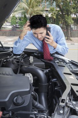 Kırık makine araç deneme işadamı