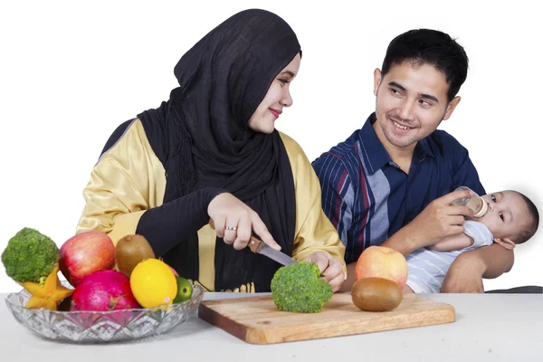 Family Makes Healthy Superfood — Stock Photo, Image