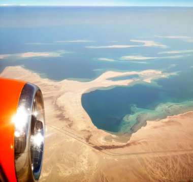 Uçak penceresinden güzel manzara