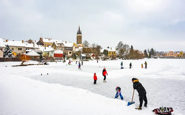 Telc République Tchèque 2021 Des Enfants Avec Des Pères Jouent — Photo