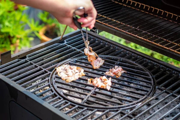 Vaření Slaniny Horkém Grilu Příprava Nezdravého Jídla — Stock fotografie