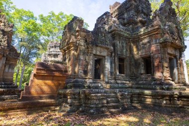 Angkor Thom çevresindeki kale Khmer İmparatorluğu 'na aittir. Angkor Thom 'un merkezinde yer alıyor.
