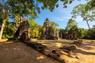 Angkor Thom çevresindeki kale Khmer İmparatorluğu 'na aittir. Angkor Thom 'un merkezinde yer alıyor.