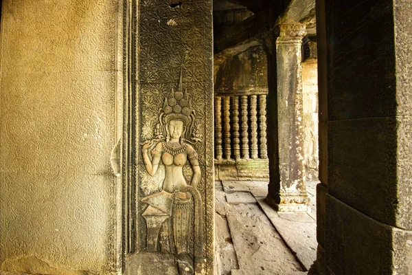 Низкая Рельефная Резьба Окружающая Ангкор Ват Принадлежит Кхмерской Империи Ломбард — стоковое фото