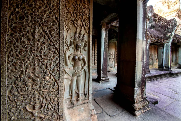 Las Tallas Bajo Relieve Que Rodean Angkor Wat Pertenecen Imperio — Foto de Stock