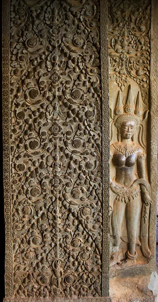 Las Tallas Bajo Relieve Que Rodean Angkor Wat Pertenecen Imperio —  Fotos de Stock