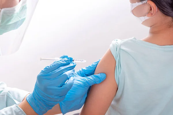 Küçük çocuklar için COVID-19 aşısı