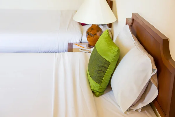 Neatly Arranged Beds Pillows Hotel — Stock Photo, Image