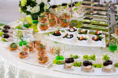 Yemek Büfesi Yemek Yeme Partisi