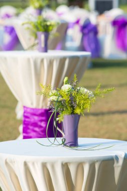 Düğün çiçeklerinin süslemesi