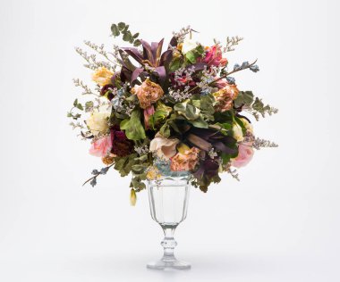 Güzel, klasik kurutulmuş çiçek buketleri..