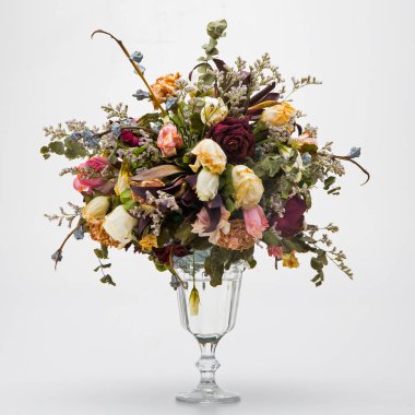 Güzel, klasik kurutulmuş çiçek buketleri..