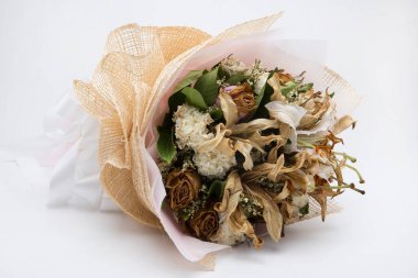 Güzel, klasik kurutulmuş çiçek buketleri..