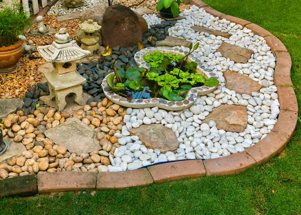 Stone Walkway Park Green Grass — Stock Photo, Image