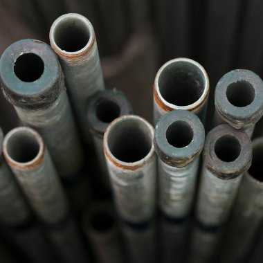 İnşaatta kullanılan küçük çelik çubuk.