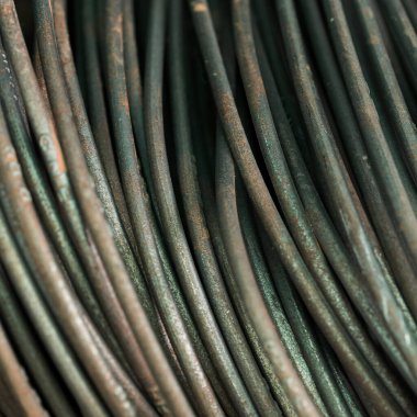 Çelik parmaklıklar arka planda. Çubuk arkaplanı güçlendiriliyor