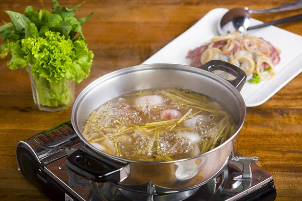 Vietnamesiska Traditionella Livsmedel Hotpot Med Skaldjur Räkor Bläckfisk Fisk Och — Stockfoto