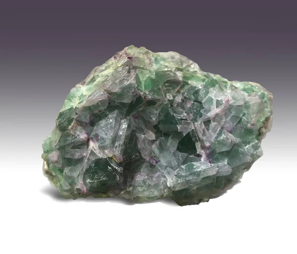 一个由立方体晶体组成的极好的萤石样品 萤石是一种五彩斑斓的矿物 从饱满的绿色 紫色到柔和的粉红色都有 — 图库照片