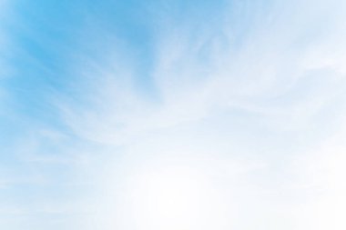 Phuket Tayland 'da küçük bulutlu mavi gökyüzü arkaplanı