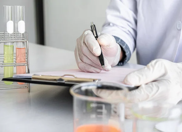 Biochemie Laborforschung Chemiker Analysiert Probe Labor Mit Geräten Und Wissenschaftlichen — Stockfoto