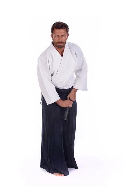 Aikido mistr připraven vytáhnout meč — Stock fotografie