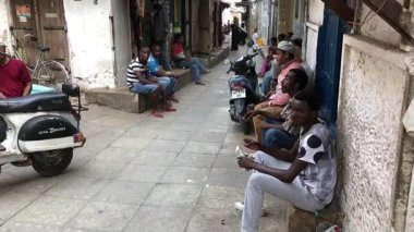 Stone Town, ZANZIBAR, 20 Şubat 2018 - Başkent Stone Town 'da sokak hayatı