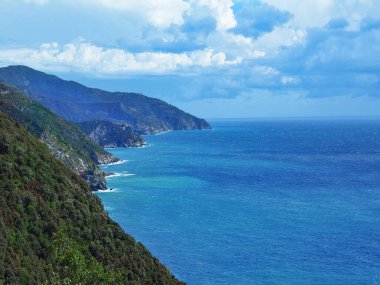CINQUE TERRE, İtalya - 2 Eylül 2017: Liguria bölgesindeki Cinque Terre Ulusal Parkı. UNESCO Dünya Mirası Alanı. Yatay çekim