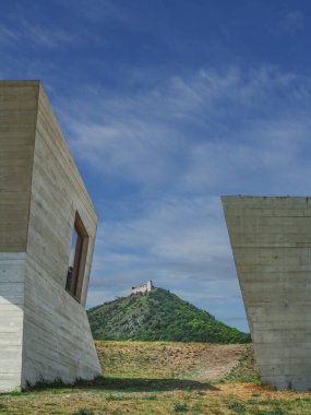 PAVLOV, CZECH REPUBLIC - 23 Temmuz 2021: Archeopark Pavlov, modern müze