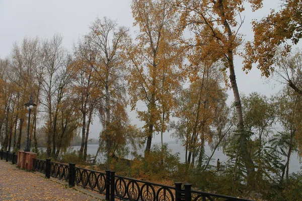 秋天在城堤上 — 图库照片