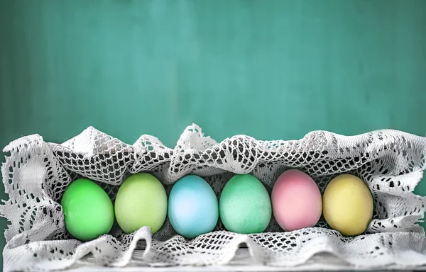 Oeufs de Pâques dans la boîte — Photo