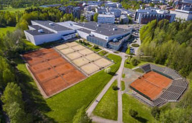 Tali tenis merkezi, seçici odaklanma