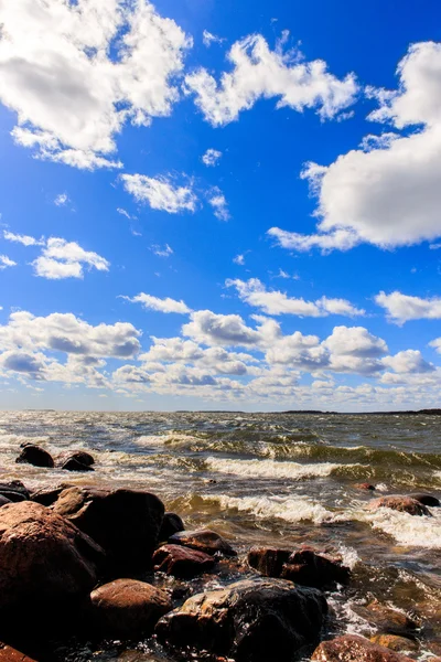 Mer d'automne orageuse, lauttasaari, Finlande — Photo