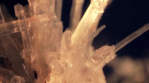 Crystal spetsade mineral — Stockvideo
