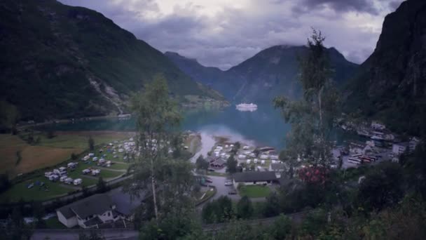 Панорамний вид з Гейрангерфьорд — стокове відео