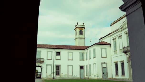 Old government building in Italy — Stock Video