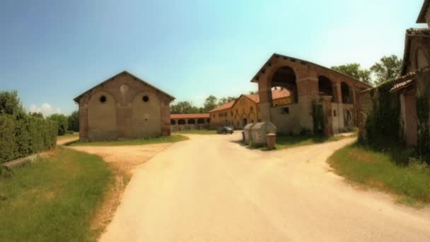 Rancho en día soleado . — Vídeo de stock