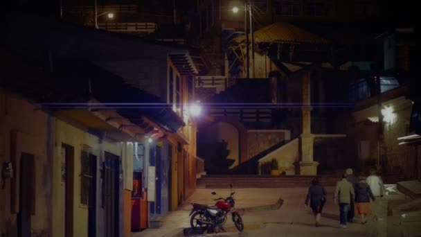 Människor gå på natten på gatan — Stockvideo