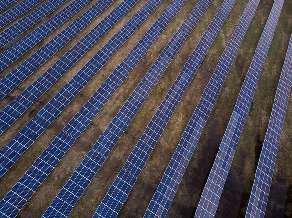太阳能发电厂太阳能发电的空中景观 没有人 — 图库照片