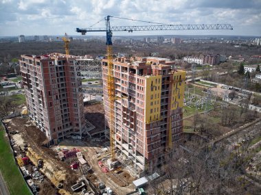 Yoğun İnşaat Alanı ve İnşaat Aletleri Hava Fotoğrafı
