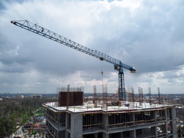 Yoğun İnşaat Alanı ve İnşaat Aletleri Hava Fotoğrafı