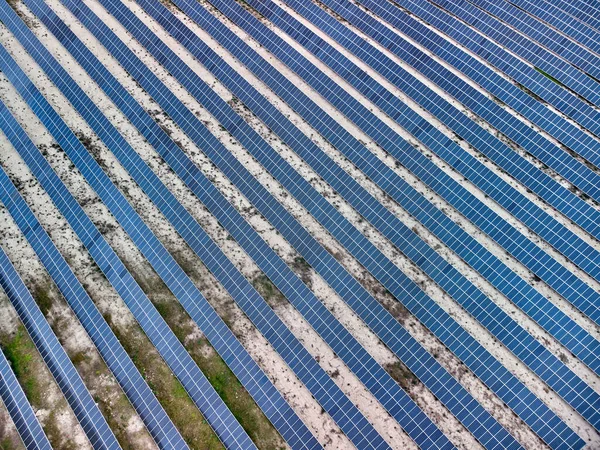 Αεροφωτογραφία Της Βάσης Ηλιακών Συλλεκτών Στην Έρημο Φωτογραφία Δρομέα — Φωτογραφία Αρχείου