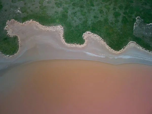 분홍색 호수의 꼭대기 공중에 있습니다 우크라 아조프 — 스톡 사진